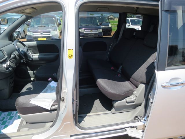 Toyota SIENTA 2011-12 4962-7