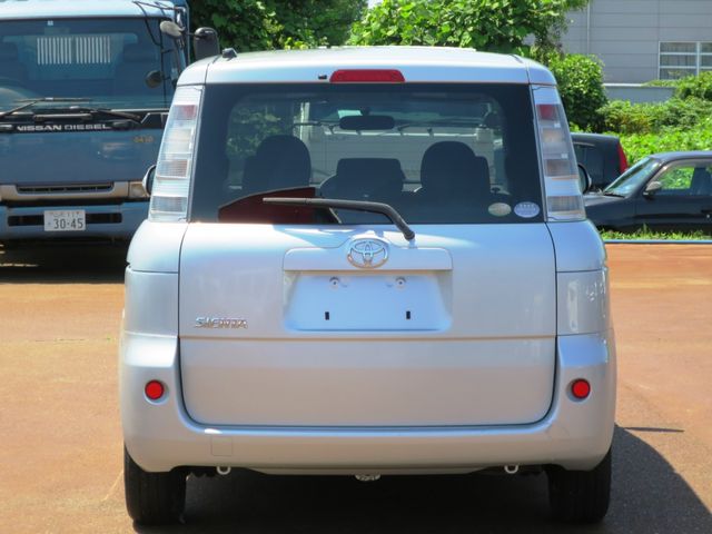 Toyota SIENTA 2011-12 4962-3