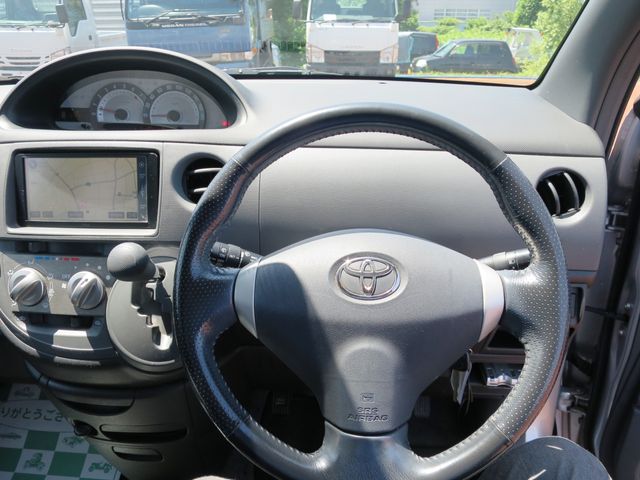 Toyota SIENTA 2011-12 4962-12