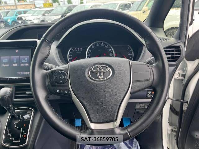 Toyota VOXY 2015-08 379685-12