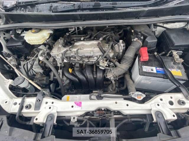 Toyota VOXY 2015-08 379685-19