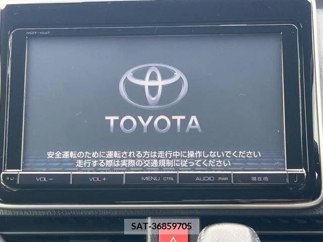 Toyota VOXY 2015-08 379685-3