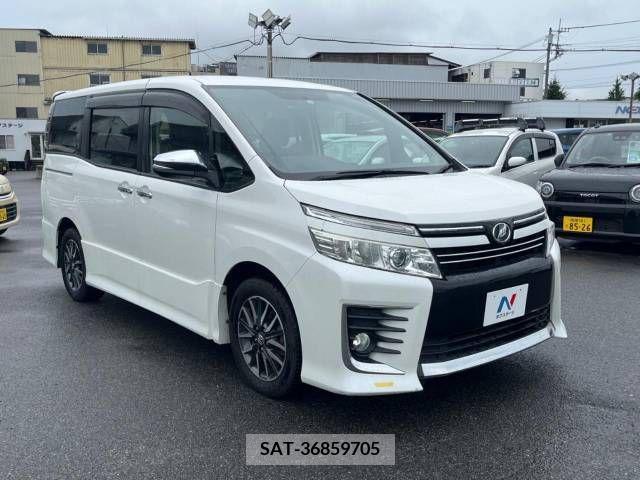 Toyota VOXY 2015-08 379685-17