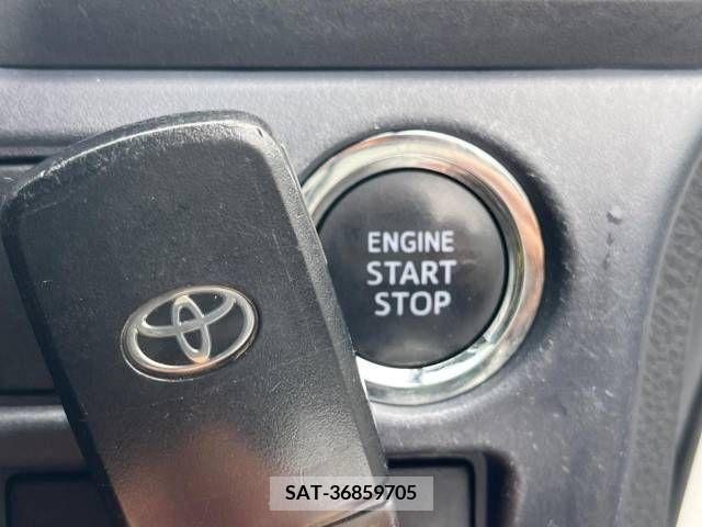 Toyota VOXY 2015-08 379685-7