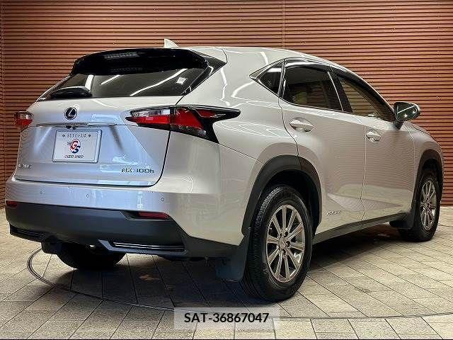 Lexus NX 2015-09 209456-11