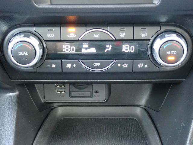 Mazda AXELA HYBRID 2016-09 22173-6