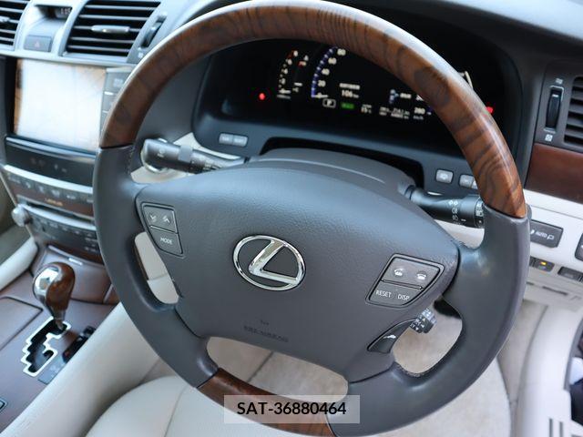Lexus LS 2010-09 205383-12