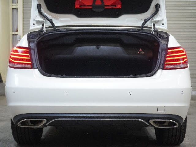 Mercedes Benz E-CLASS 2013-07 7775-6