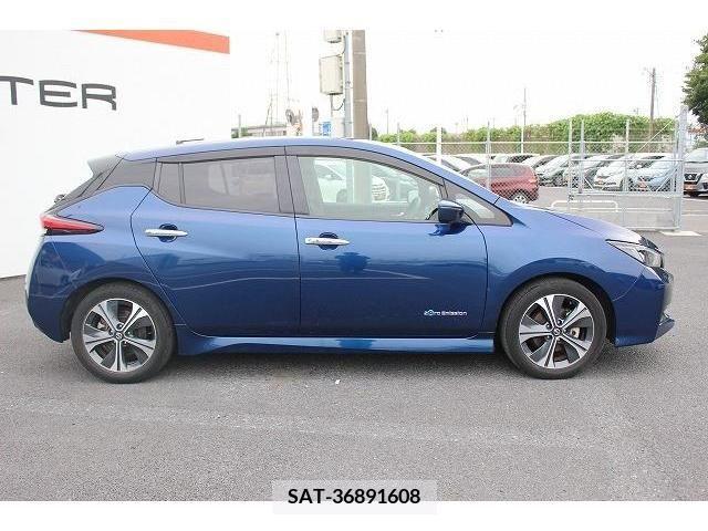 Nissan LEAF 2019-08 324803-2