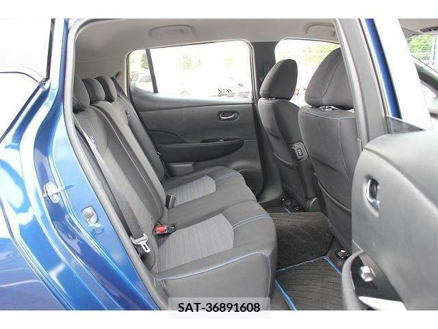 Nissan LEAF 2019-08 324803-9