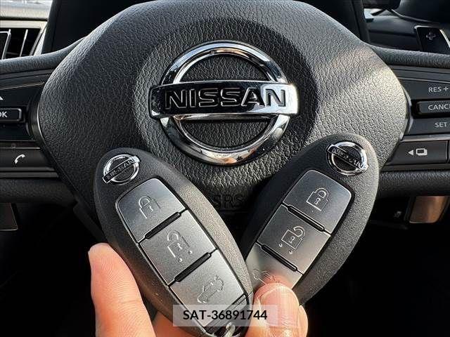 Nissan SKYLINE 2021-11 348929-21