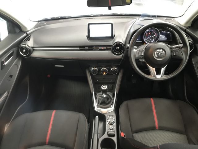 Mazda DEMIO 2015-09 17679-1