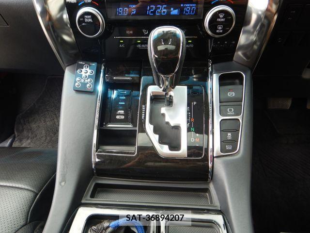 Toyota ALPHARD 2017-10 341763-14