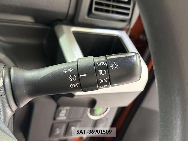 Daihatsu WAKE 2016-04 310543-15