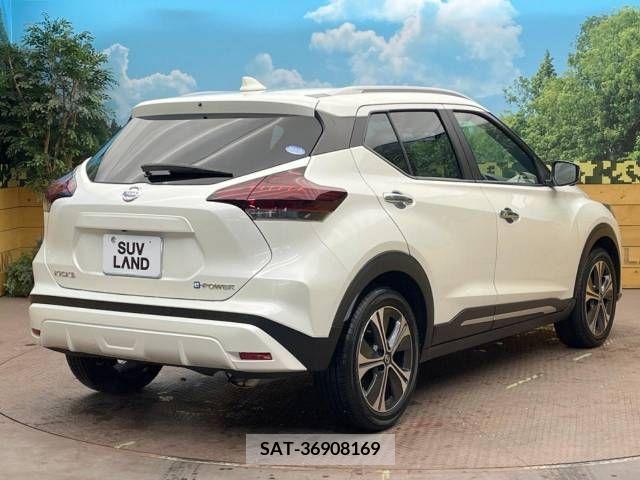 Nissan KICKS 2021-11 225528-15