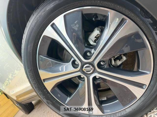 Nissan KICKS 2021-11 225528-12