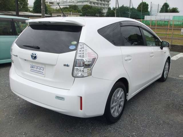 Toyota PRIUS ALPHA 2012-02 5863-17