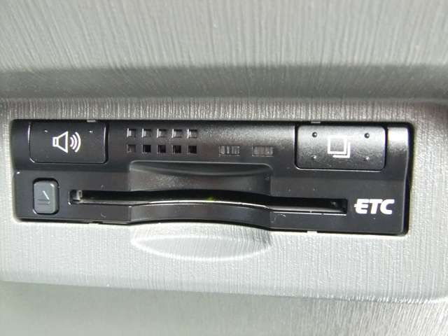 Toyota PRIUS ALPHA 2012-02 5863-10