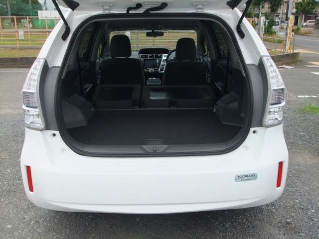 Toyota PRIUS ALPHA 2012-02 5863-13