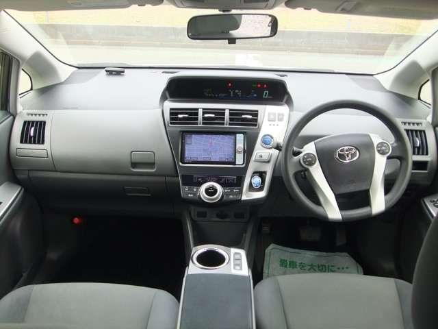 Toyota PRIUS ALPHA 2012-02 5863-2