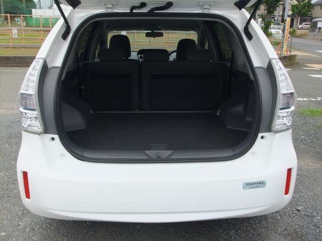 Toyota PRIUS ALPHA 2012-02 5863-12
