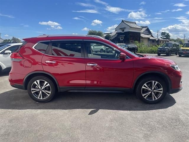 Nissan X-TRAIL 2018-07 12086-3
