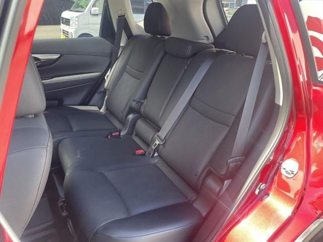 Nissan X-TRAIL 2018-07 12086-22