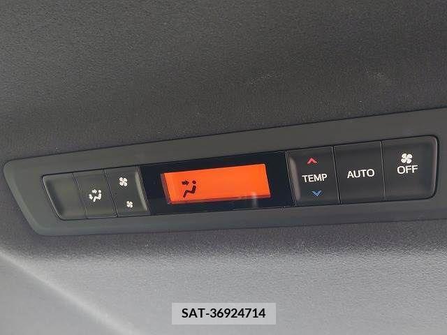 Toyota VOXY 2020-08 290836-14