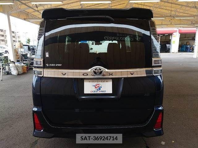 Toyota VOXY 2020-08 290836-18