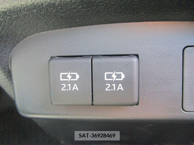 Toyota SIENTA 2018-11 329938-16