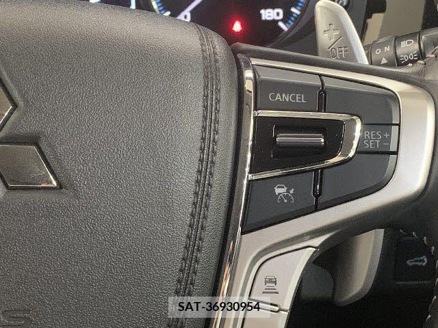 Mitsubishi OUTLANDER PHEV 2019-01 281164-21