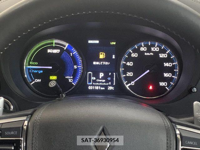 Mitsubishi OUTLANDER PHEV 2019-01 281164-1