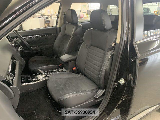 Mitsubishi OUTLANDER PHEV 2019-01 281164-12