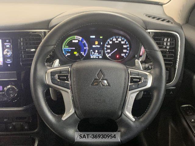 Mitsubishi OUTLANDER PHEV 2019-01 281164-13