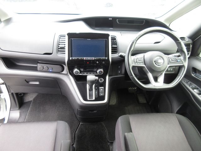 Nissan SERENA 2017-05 15125-14