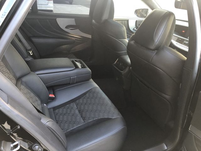 Lexus LS 2018-01 13704-10