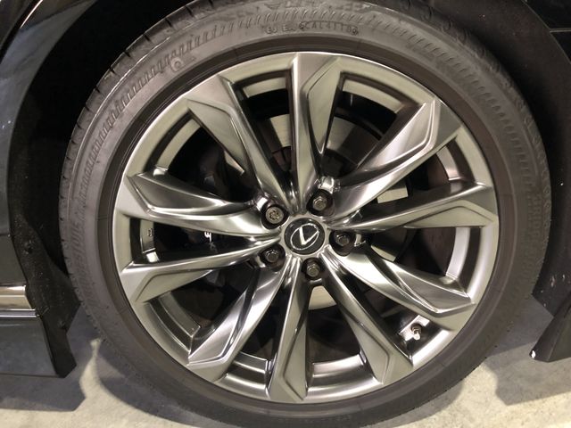 Lexus LS 2018-01 13704-15