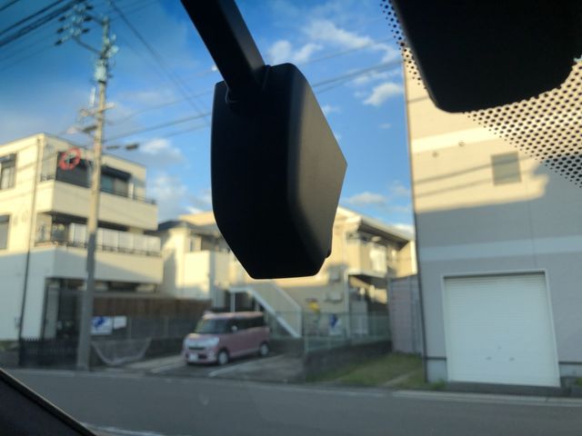 Lexus LS 2018-01 13704-7