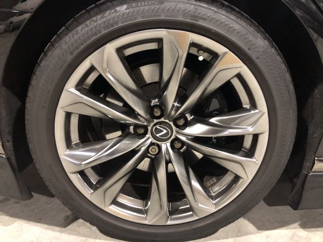 Lexus LS 2018-01 13704-16