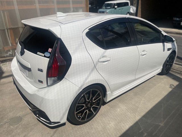 Toyota AQUA 2016-07 20715-18
