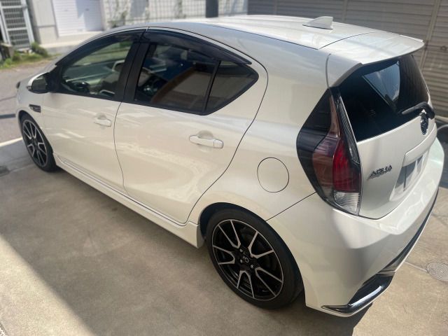 Toyota AQUA 2016-07 20715-15