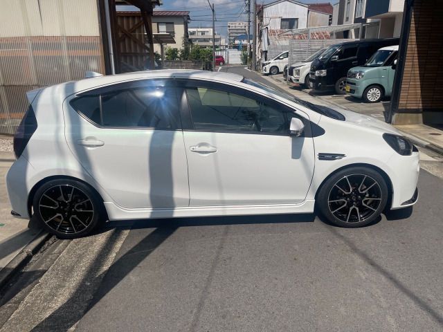 Toyota AQUA 2016-07 20715-11