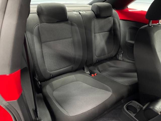 VolksWagen THE BEETLE 2013-01 26744-9