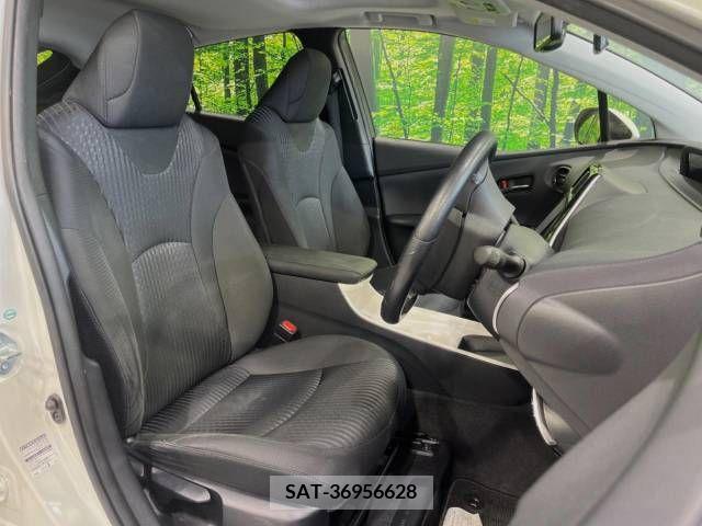 Toyota PRIUS 2016-07 366466-8