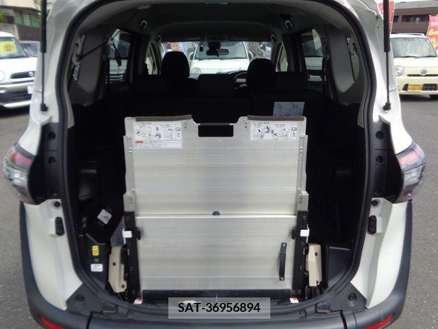 Toyota SIENTA 2016-11 384587-7