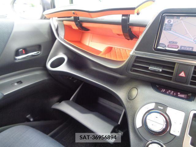 Toyota SIENTA 2016-11 384587-24