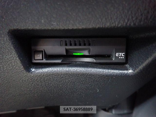 Toyota SIENTA 2019-01 217398-8