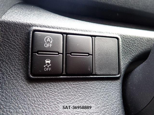 Toyota SIENTA 2019-01 217398-11