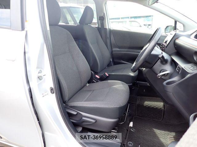 Toyota SIENTA 2019-01 217398-12