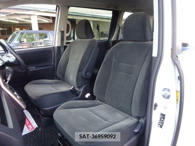 Toyota VOXY 2011-06 321322-10
